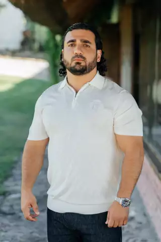 Боле 30 коммерческих организаций.